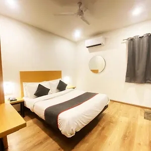 https://white-saffron.hotelsdelhi.org