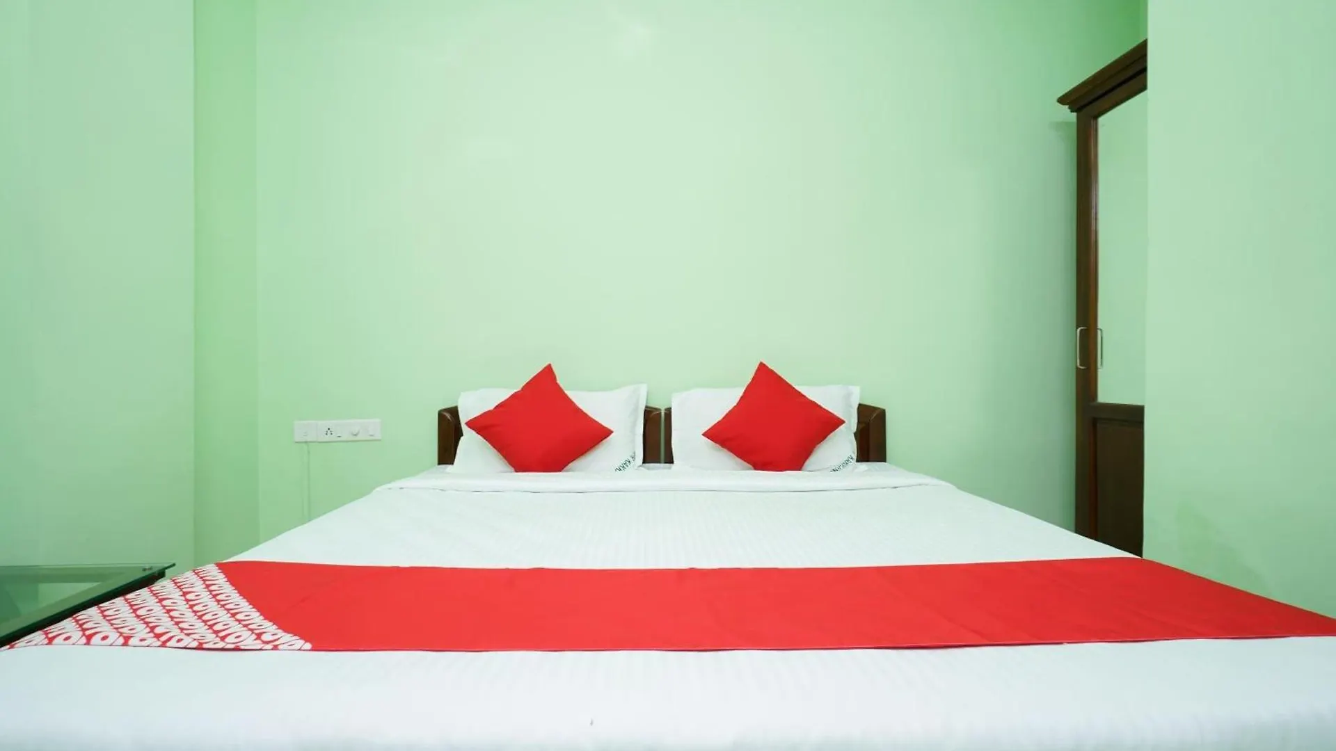 Hotel Oyo Flagship Malabar Plaza Residency Kochi